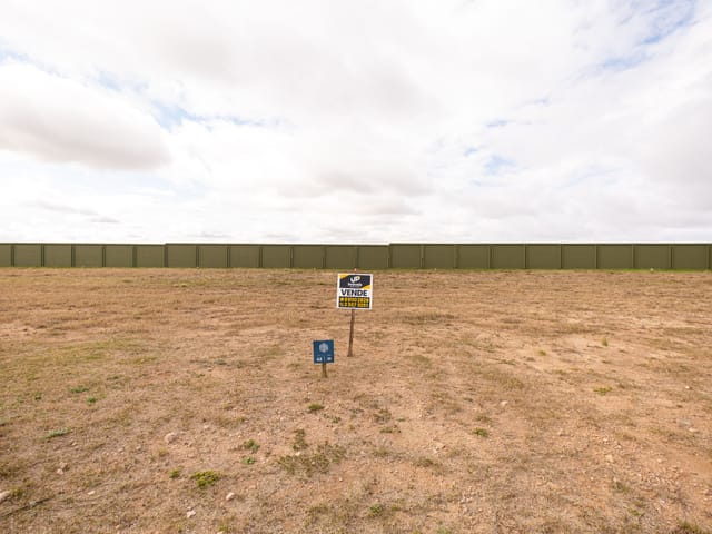 Terreno com 245m², à venda, no bairro Laranjal em Pelotas