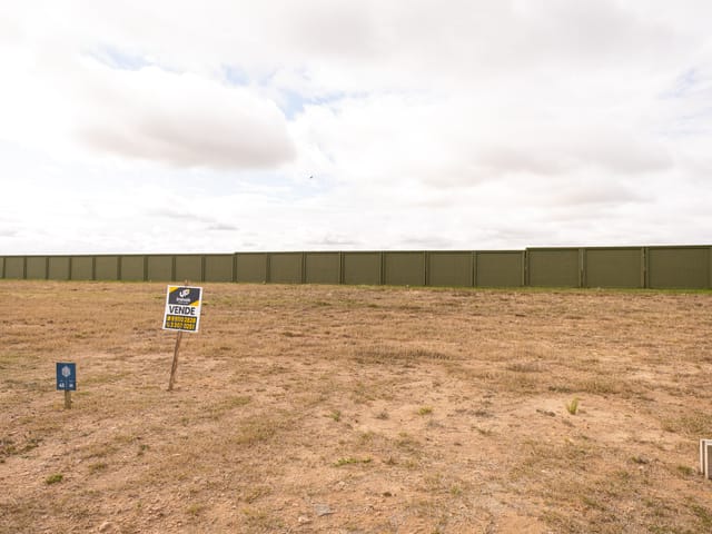 Terreno com 245m², à venda, no bairro Laranjal em Pelotas