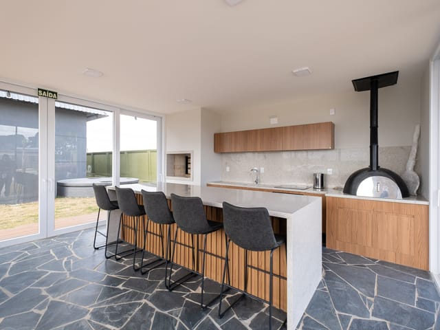 Terreno com 318m², à venda, no bairro Laranjal em Pelotas