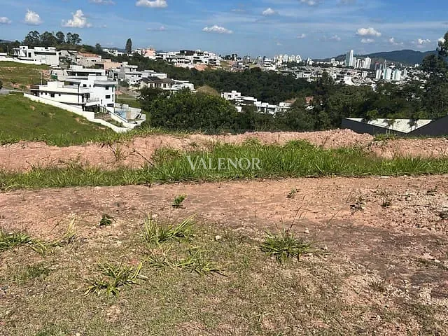 Terreno com 752m², à venda, no bairro Loteamento Residencial e Comercial Horto Florestal em Jundiaí