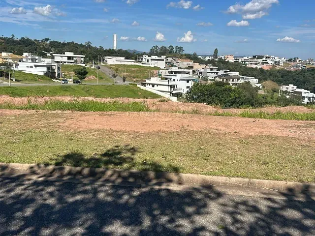 Terreno com 752m², à venda, no bairro Loteamento Residencial e Comercial Horto Florestal em Jundiaí