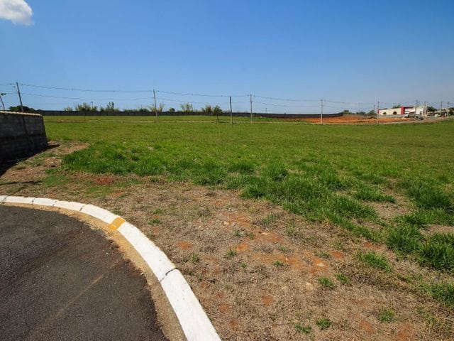 Terreno com 821m², à venda, no bairro Condomínio Jardim Flamboyan em Bragança Paulista