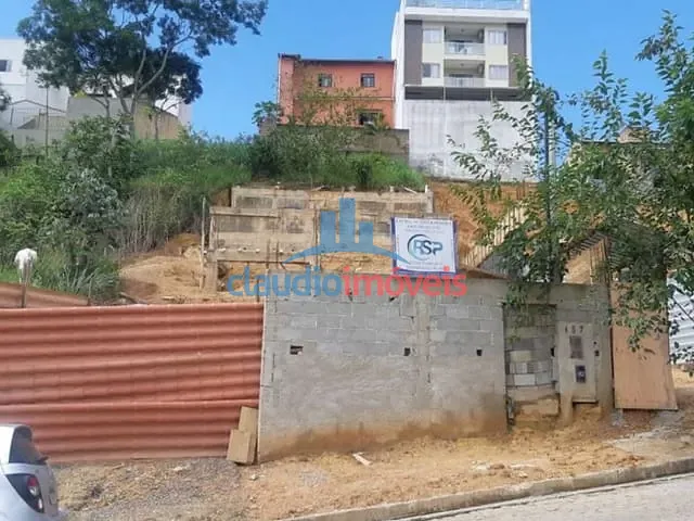 Terreno à venda, no bairro Jardim Amália em Volta Redonda