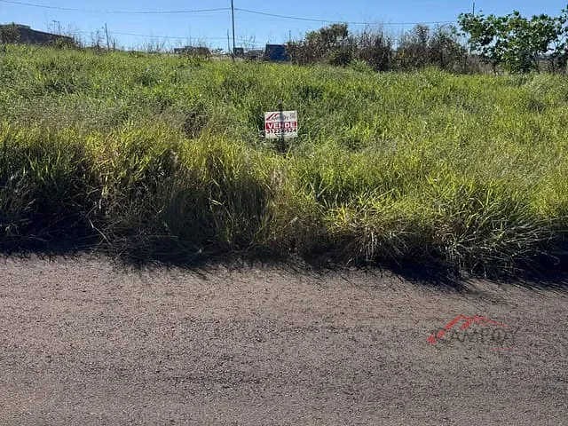 Terreno com 300m², à venda, no bairro Residencial Rosa Cazarin em Apucarana