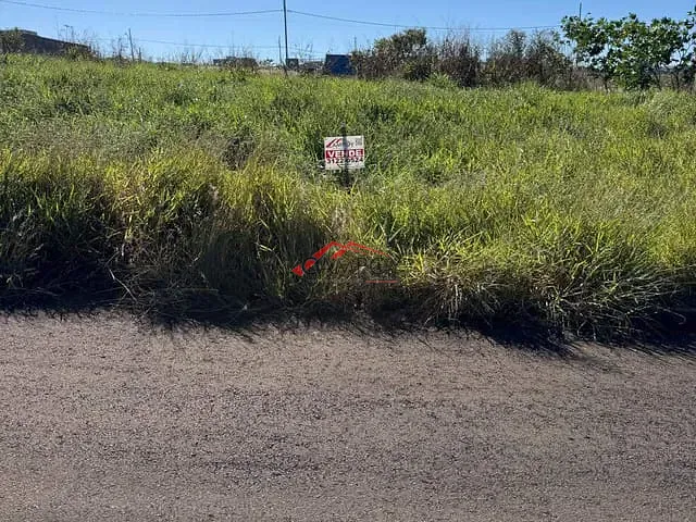 Terreno com 300m², à venda, no bairro Residencial Rosa Cazarin em Apucarana