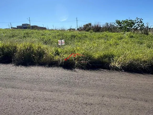 Terreno com 300m², à venda, no bairro Residencial Rosa Cazarin em Apucarana