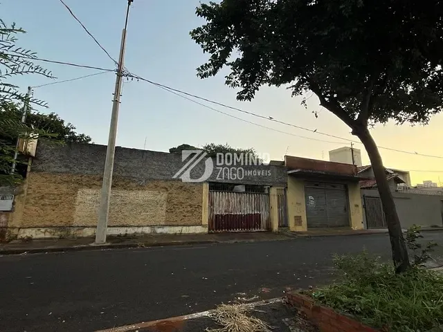 Terreno com 560m², à venda, no bairro Nossa Senhora da Abadia em Uberaba