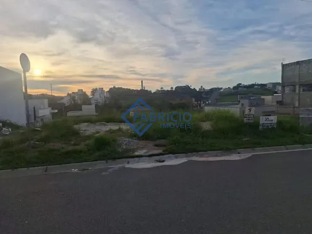 Terreno com 300m², à venda, no bairro Capela em Vinhedo