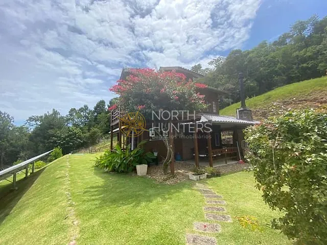 Terreno com 23725m², à venda, no bairro Jurerê em Florianópolis