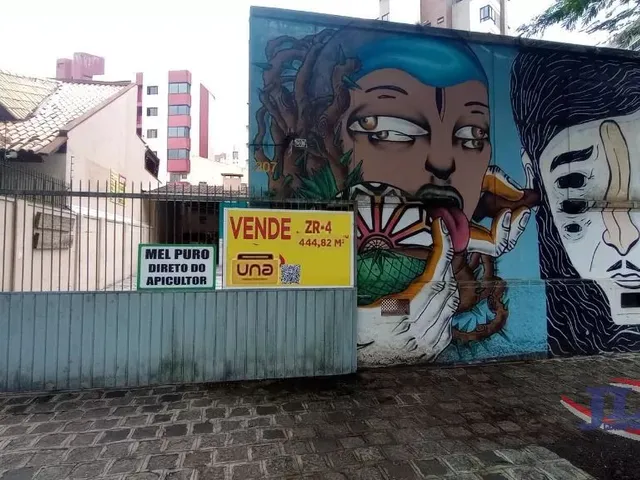 Terreno à venda, no bairro Alto da Glória em Curitiba