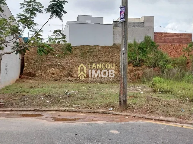 Terreno com 202m², à venda, no bairro Jardim Vale Verde em Jundiaí