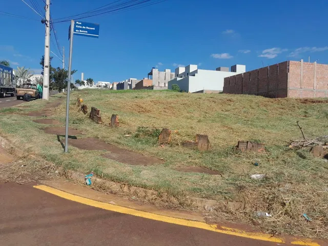 Terreno com 827m², à venda, no bairro GLEBA ESPERANÇA em Londrina