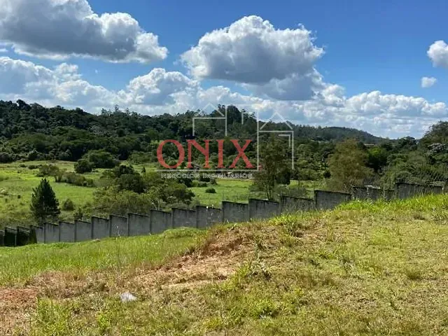 Terreno com 639m², à venda, no bairro Jardim São Pedro em Mogi das Cruzes