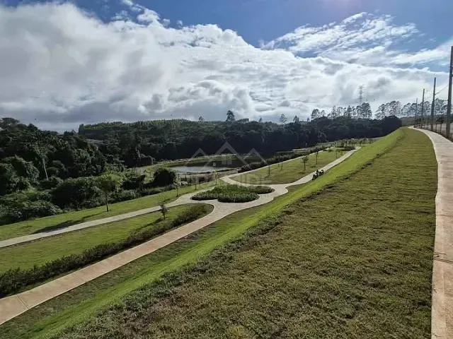 Terreno com 243m², à venda, no bairro Jardins de Barcelona em Poços de Caldas