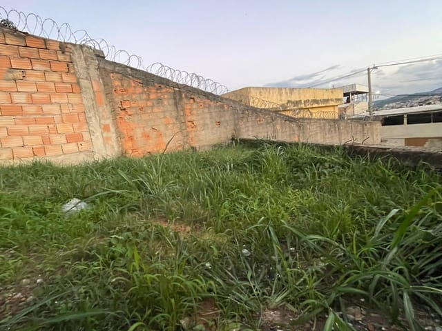 Terreno com 350m², à venda, no bairro Tupi A em Belo Horizonte
