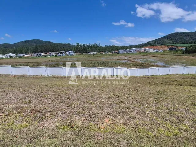 Terreno com 241m², à venda, no bairro Rio do Meio em Itajaí