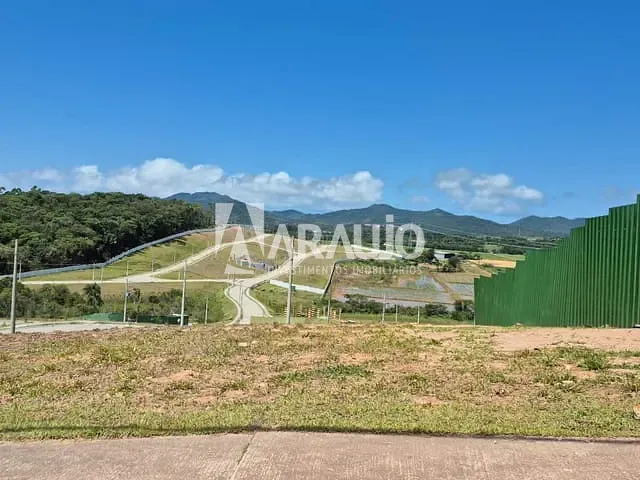 Terreno com 241m², à venda, no bairro Rio do Meio em Itajaí
