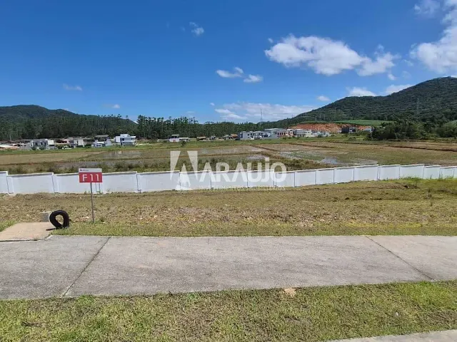 Terreno com 241m², à venda, no bairro Rio do Meio em Itajaí