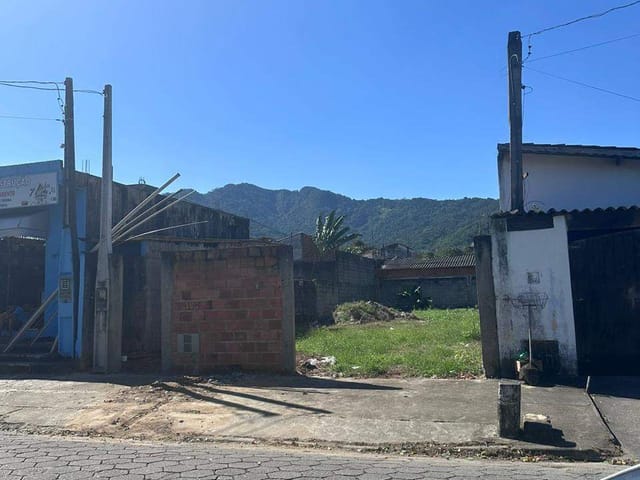 Foto do Terreno - Terreno à venda no bairro do Rio do Ouro em Caraguatatuba, SP - Terreno murado e aterrado perfeito para o seu investimento. | Área 12 imóveis