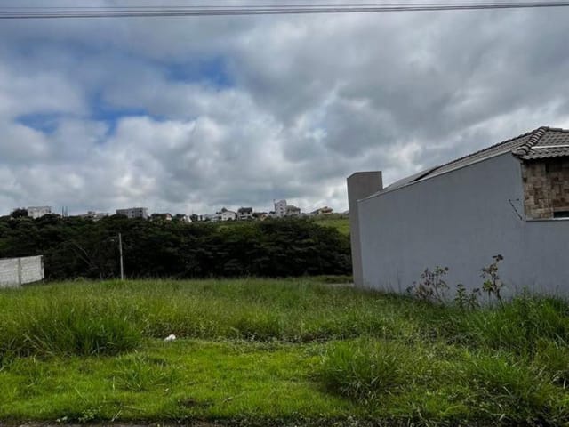 Terreno com 300m², à venda, no bairro Residencial Serra Morena em Pouso Alegre