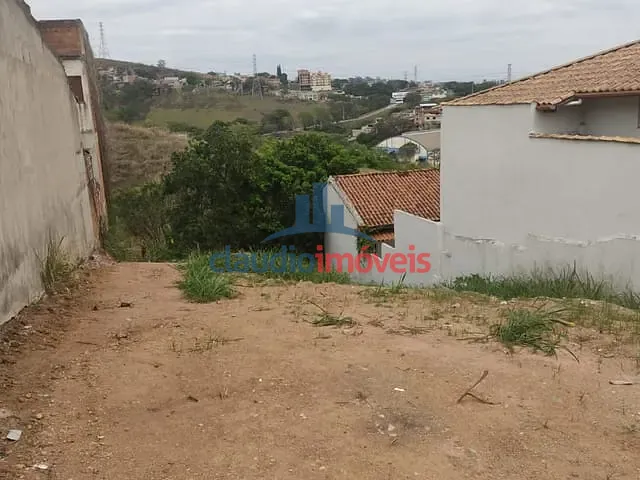 Terreno à venda, no bairro Retiro em Volta Redonda