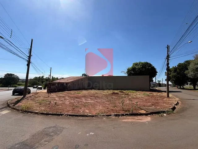 Terreno com 359m², à venda, no bairro Vila Real em Pirassununga
