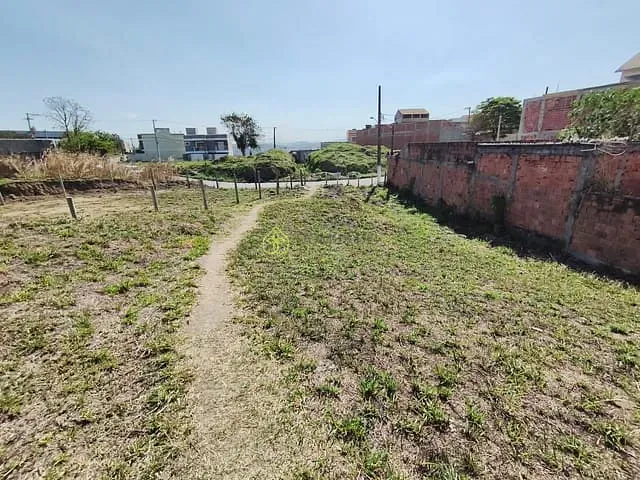 Terreno com 598m², à venda, no bairro Vila Orlandelia em Barra Mansa