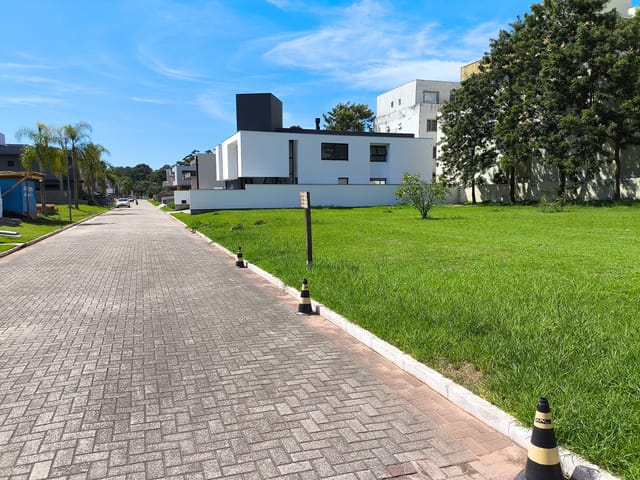 Terreno com 380m², à venda, no bairro Ingleses do Rio Vermelho em Florianópolis
