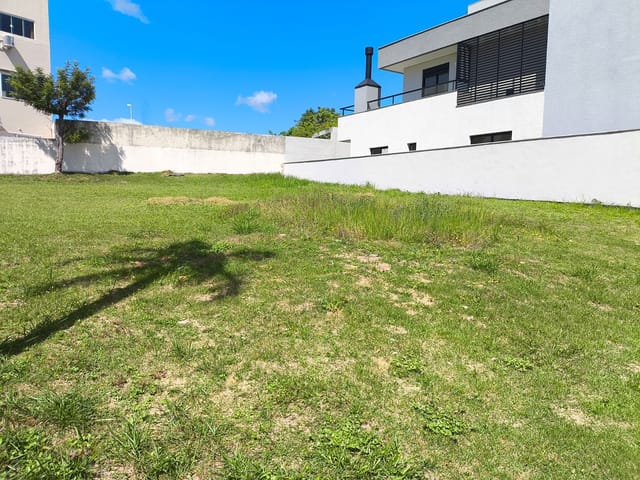 Terreno com 380m², à venda, no bairro Ingleses do Rio Vermelho em Florianópolis
