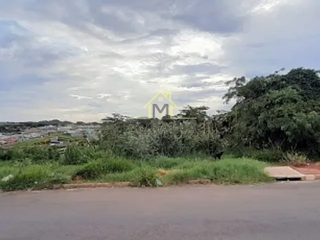 Terreno com 201m², à venda, no bairro Parque dos Ipês II em Guaxupé
