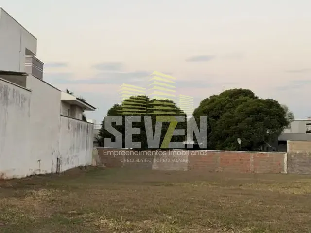Terreno com 450m², à venda, no bairro Residencial Lago Sul em Bauru