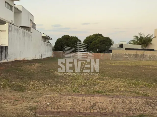 Terreno com 450m², à venda, no bairro Residencial Lago Sul em Bauru