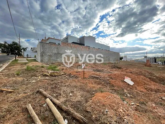Terreno com 361m², à venda, no bairro Loteamento Residencial Condomínio Villágio II em Araxá