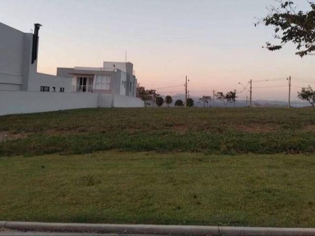 Terreno com 486m², à venda, no bairro São Pedro em Juiz de Fora