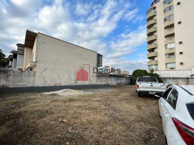 Terreno com 411m², para alugar, no bairro Centro em Pindamonhangaba