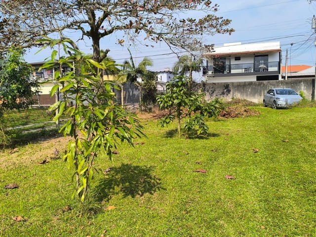 Terreno com 735m², para alugar, no bairro Vargem Grande em Florianópolis