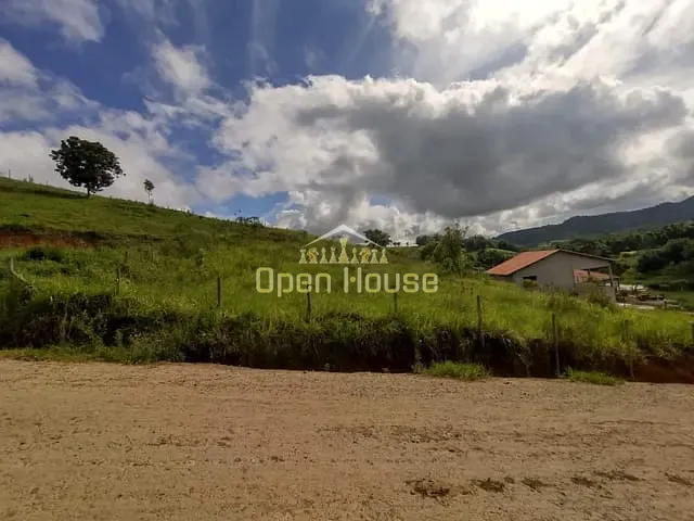Terreno com 1000m², à venda, no bairro Rialto em Barra Mansa