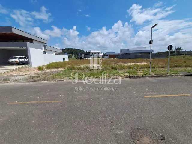 Terreno com 450m², à venda, no bairro Nossa Senhora da Vitória em Ilhéus