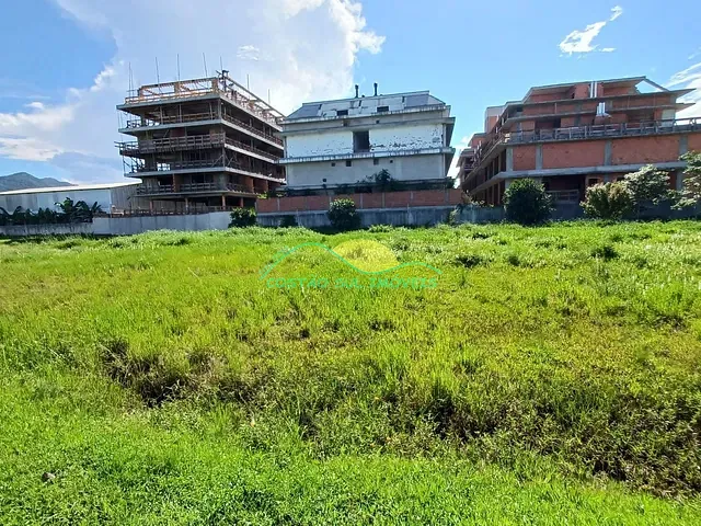 Terreno com 387m², à venda, no bairro Campeche em Florianópolis