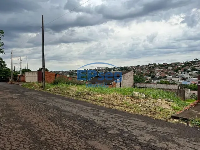 Terreno com 300m², à venda, no bairro Olímpico em Londrina