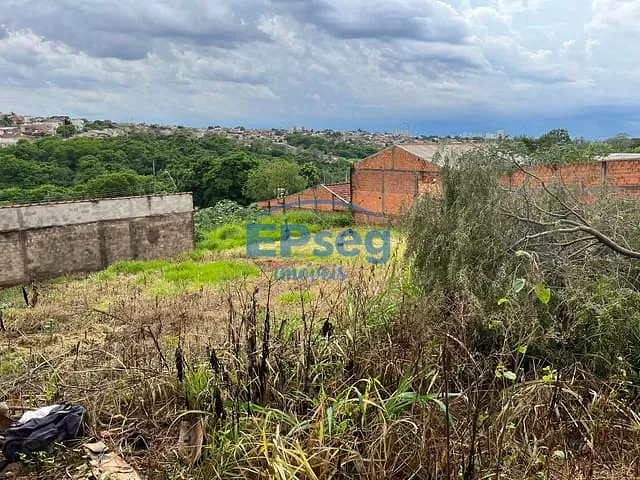 Terreno com 300m², à venda, no bairro Olímpico em Londrina