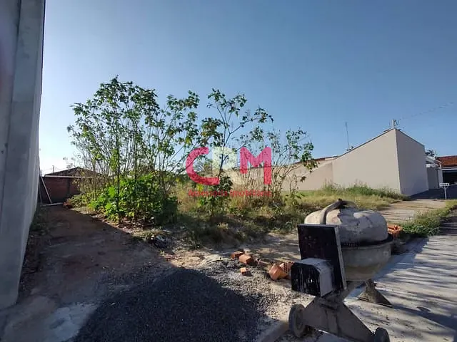Terreno com 330m², à venda, no bairro Parque Residencial Laranjeiras I em Taquaritinga