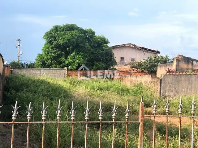 Terreno com 300m², à venda, no bairro Vila Santa Rosa em Mococa