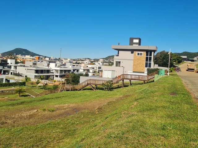 Terreno com 2762m², à venda, no bairro Ingleses do Rio Vermelho em Florianópolis