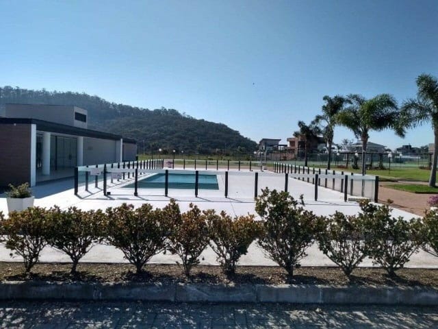 Terreno com 2762m², à venda, no bairro Ingleses do Rio Vermelho em Florianópolis