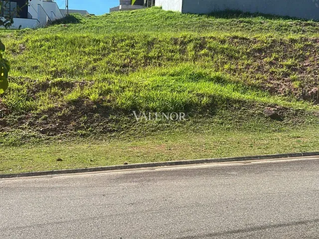Terreno com 465m², à venda, no bairro Loteamento Residencial e Comercial Horto Florestal em Jundiaí
