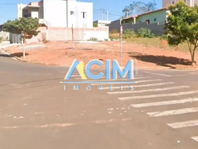 Terreno com 359m², à venda, no bairro Jardim Silvio Rinaldi II em Jaguariúna