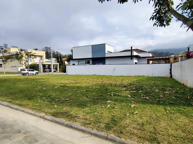 Terreno com 358m², à venda, no bairro Botujuru em Mogi das Cruzes
