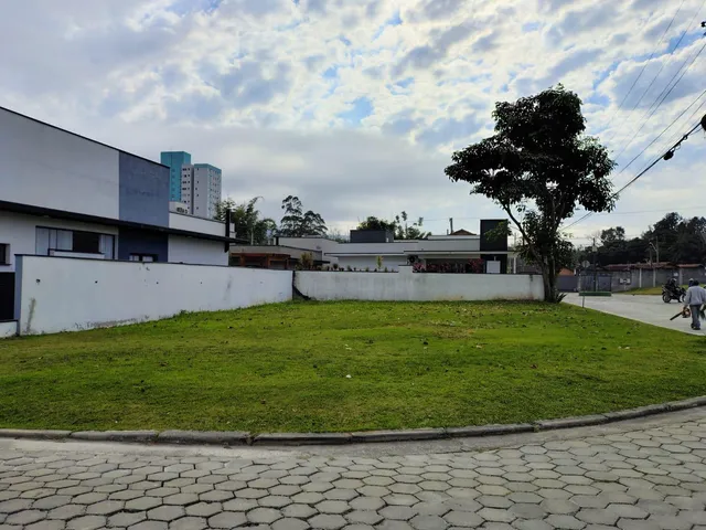 Terreno com 358m², à venda, no bairro Botujuru em Mogi das Cruzes