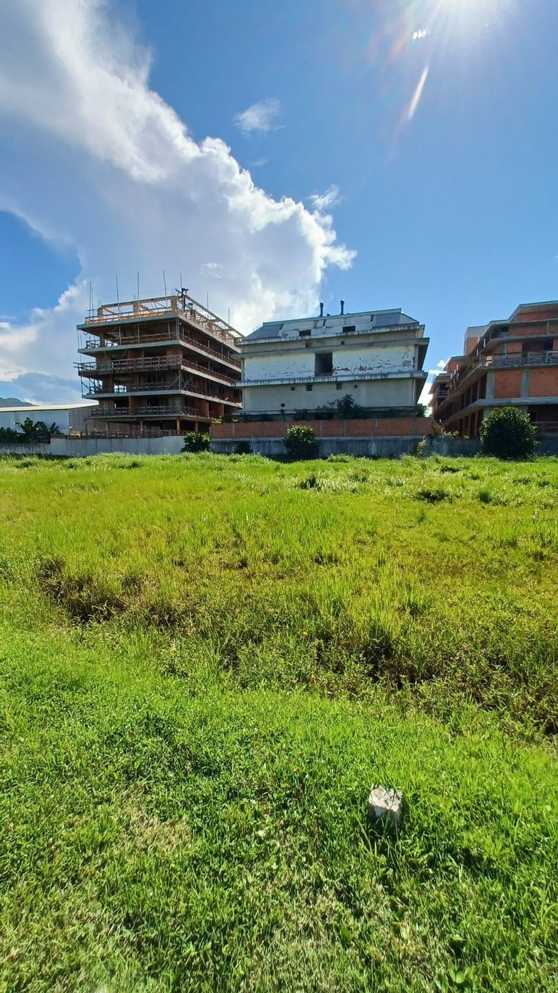 Terreno plano de 387,12m², plano, com ESCRITURA PÚBLICA, no Condomínio Caminho do Engenho I - Campeche - Florianópolis/SC